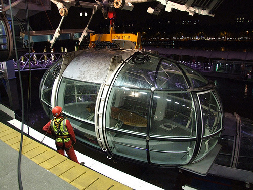 edf-energy-london-eye-capsules-lowered-safely-and-steadily-thanks-lcm-systems-load-cell